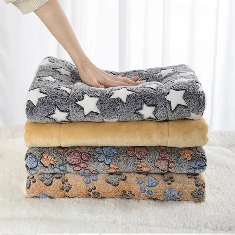 Flannel Pet Sleeping Mat 🛏️ – Soft & Washable Blanket for Dogs & Cats 🐾