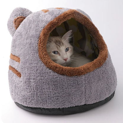 Cozy Bear Cat Bed Cave – Soft Plush Winter Nest