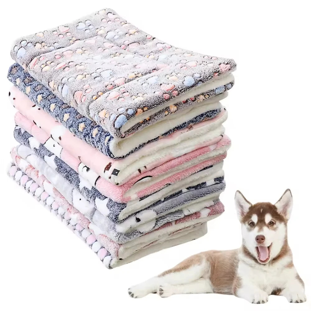 Flannel Pet Sleeping Mat 🛏️ – Soft & Washable Blanket for Dogs & Cats 🐾