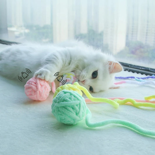🧶🐱 Interactive Yarn Ball Cat Toy with Bell Sound 🎵 – Perfect for Kittens & Puppies 🐾