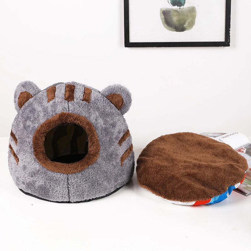 Cozy Bear Cat Bed Cave – Soft Plush Winter Nest