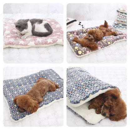Flannel Pet Sleeping Mat 🛏️ – Soft & Washable Blanket for Dogs & Cats 🐾
