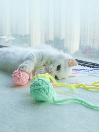 🧶🐱 Interactive Yarn Ball Cat Toy with Bell Sound 🎵 – Perfect for Kittens & Puppies 🐾