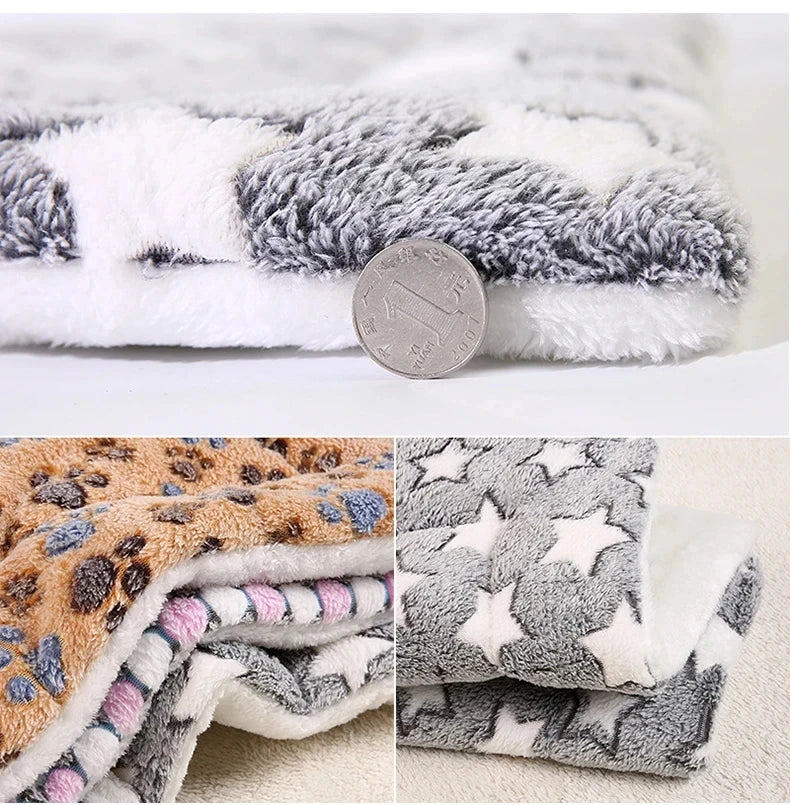 Flannel Pet Sleeping Mat 🛏️ – Soft & Washable Blanket for Dogs & Cats 🐾