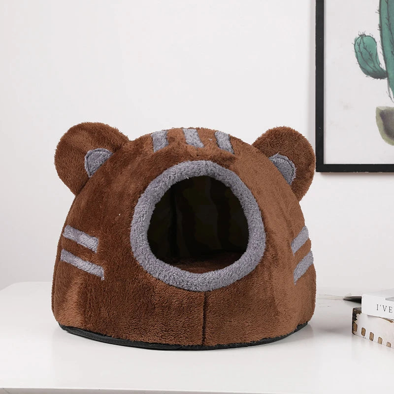 Cozy Bear Cat Bed Cave – Soft Plush Winter Nest