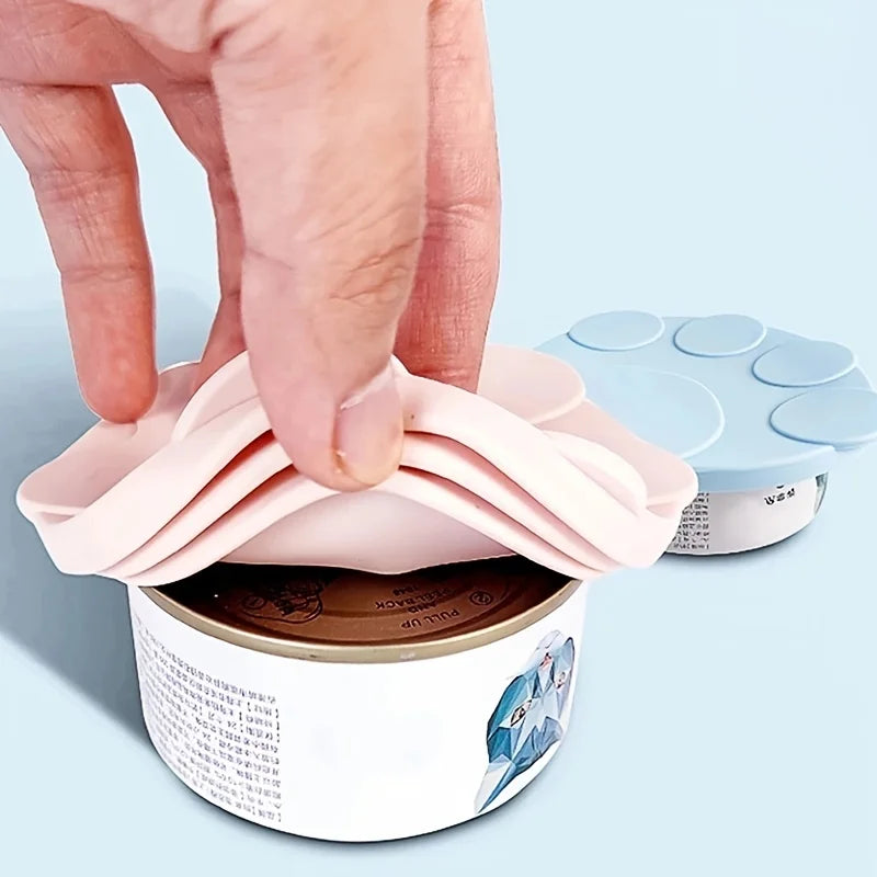 Silicone pet can lid set with spoon 2-in-1 food sealer cover for dog and cat canned food storage
