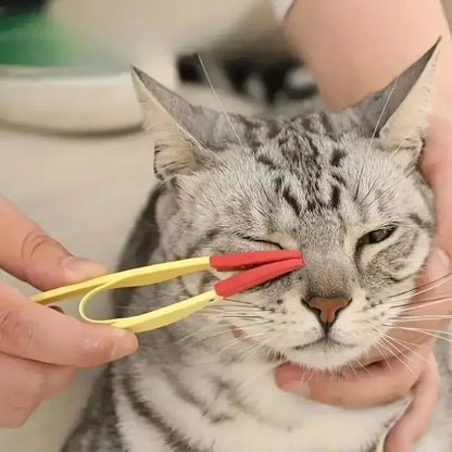 🪥 Soft Silicone Pet Eye Brush – Tear & Poop Cleaning Comb for Dogs & Cats 🐾